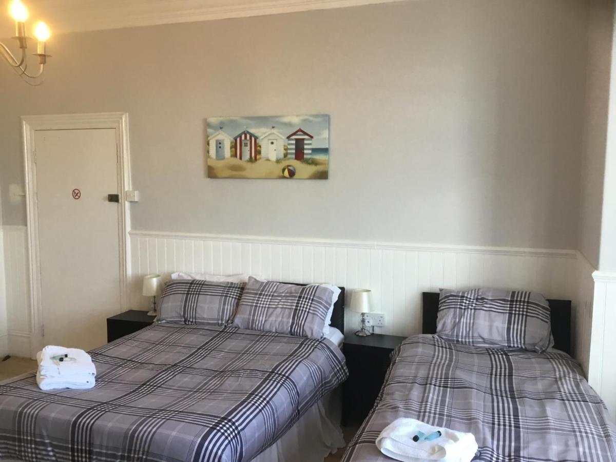 Cara Guesthouse Уитли-Бей Экстерьер фото